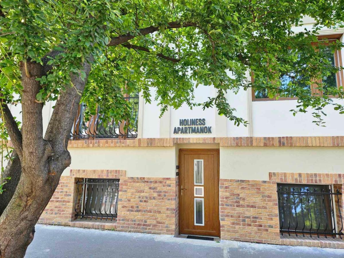 Holiness Apartmanok Szeged Buitenkant foto
