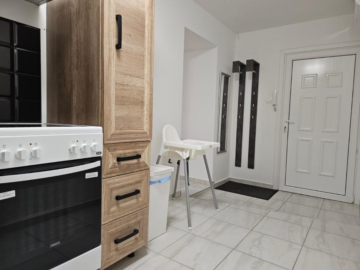 Holiness Apartmanok Szeged Buitenkant foto