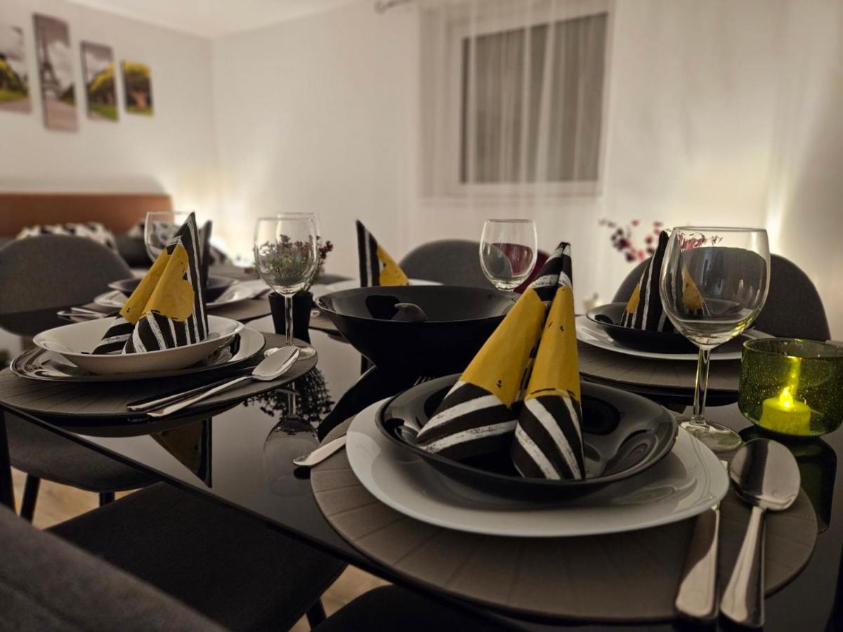 Holiness Apartmanok Szeged Buitenkant foto