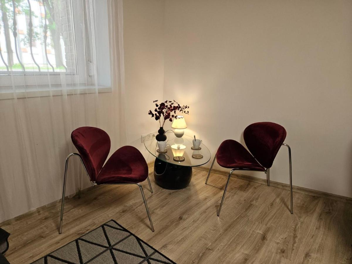 Holiness Apartmanok Szeged Buitenkant foto