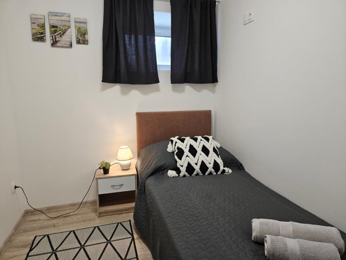 Holiness Apartmanok Szeged Buitenkant foto